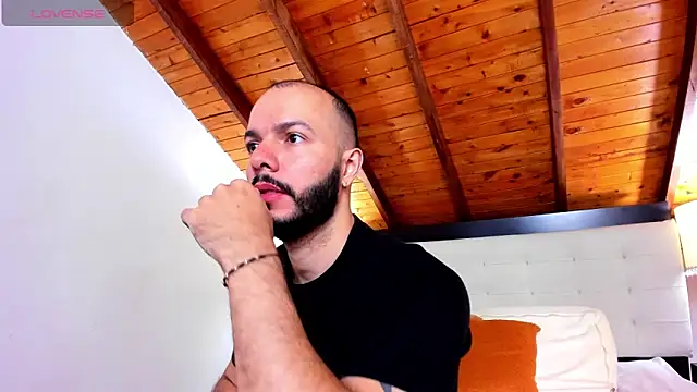 Tom Bailey online show from October 2025 12:14:02 PM