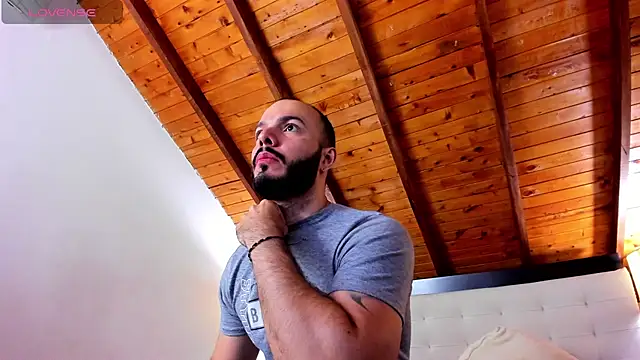 Tom Bailey online show from December 2025 12:20:01 PM