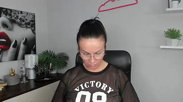 HelenLuxx online show from December 2024 10:24:01 AM