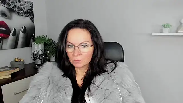 HelenLuxx online show from January 2025 10:18:02 AM