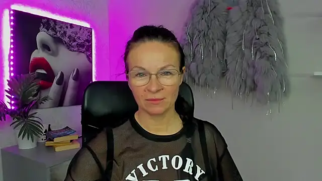 HelenLuxx online show from October 2025 06:38:01 AM