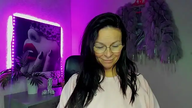 HelenLuxx online show from November 2025 07:07:02 PM