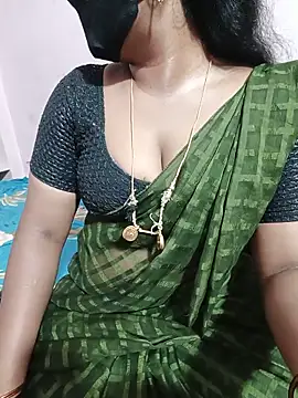 Snapshot of louise92 chatting on June 2026 07:47:02 AM louise92 online show from June 2026 07:47:02 AM