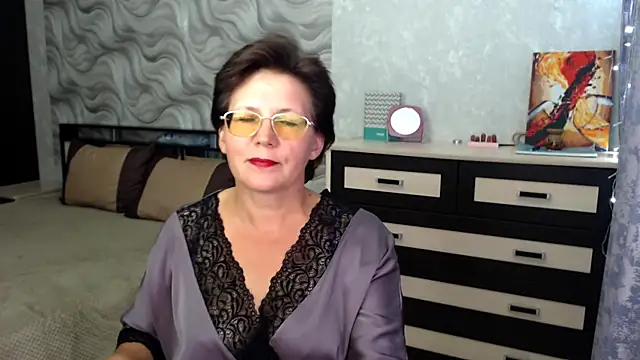 Snapshot of VitaCharm chatting on October 2025 08:39:02 PM VitaCharm online show from October 2025 08:39:02 PM