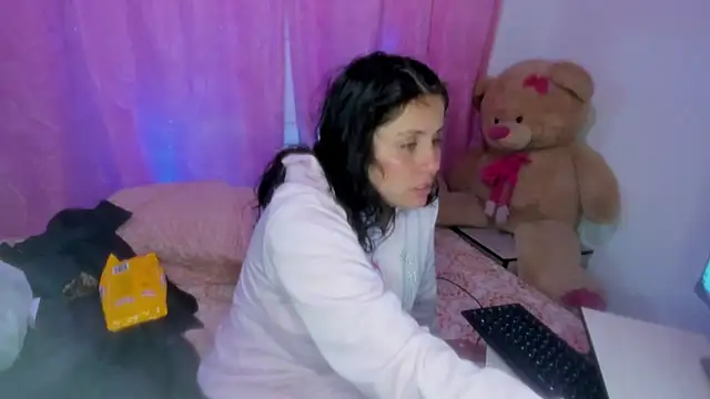 Dana Jeins online show from November 2025 10:32:01 PM