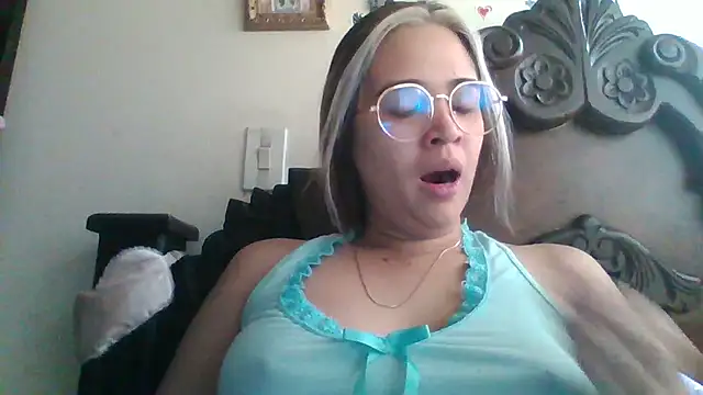 trianabell online show from December 2024 03:53:02 PM