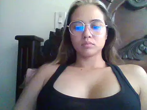 trianabell online show from January 2025 05:31:01 PM