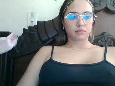 trianabell online show from January 2025 05:51:01 PM