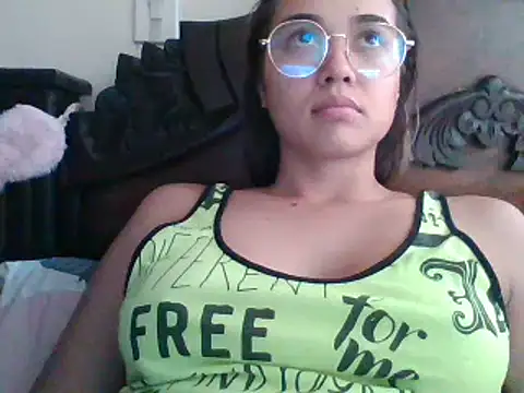 trianabell online show from January 2025 07:52:01 PM