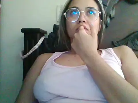 trianabell online show from January 2025 06:23:01 PM