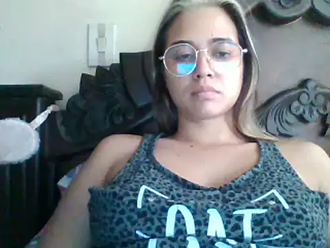 trianabell online show from January 2025 06:07:01 PM