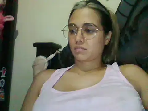 trianabell online show from February 2025 12:49:01 AM