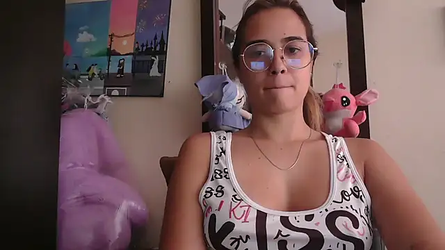 trianabell online show from April 2026 04:33:01 PM