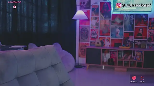 sensualkattt online show from April 2026 08:33:01 PM