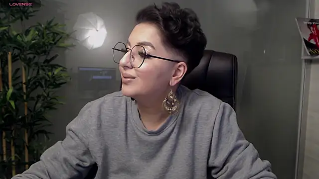 BustyAllyy online show from February 2025 08:19:01 PM