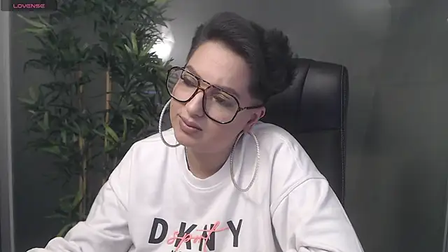 BustyAllyy online show from February 2025 01:55:01 AM