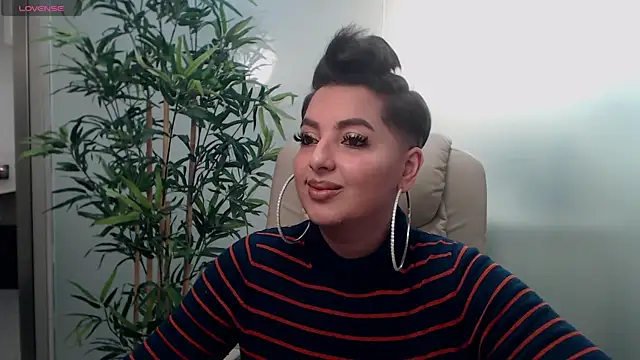 BustyAllyy online show from February 2025 07:54:01 PM