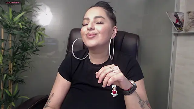 BustyAllyy online show from March 2025 11:26:01 PM