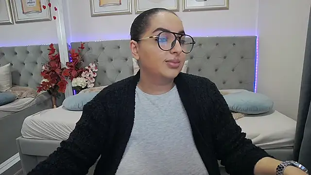 BustyAllyy online show from April 2026 06:49:01 PM