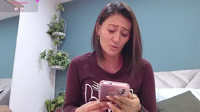 Snapshot of SharisWillian chatting on January 2025 03:19:01 AM SharisWillian online show from January 2025 03:19:01 AM