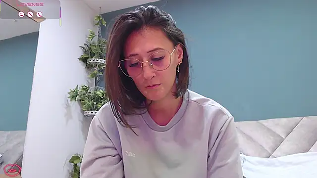 Snapshot of SharisWillian chatting on January 2025 04:30:01 AM SharisWillian online show from January 2025 04:30:01 AM