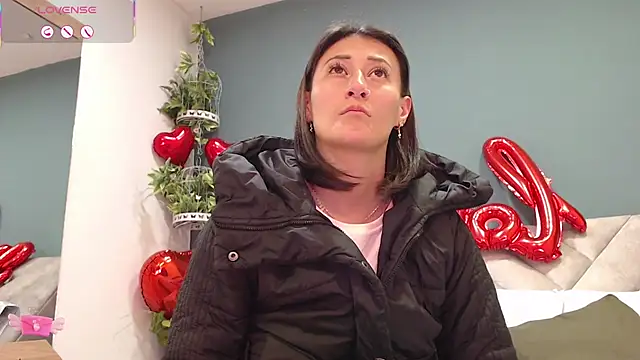 Snapshot of SharisWillian chatting on February 2025 03:34:02 AM SharisWillian online show from February 2025 03:34:02 AM