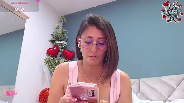 Snapshot of SharisWillian chatting on March 2025 07:16:02 AM SharisWillian online show from March 2025 07:16:02 AM