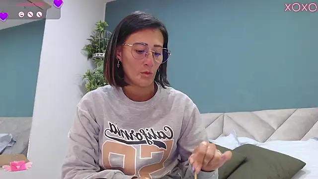 SharisWillian online show from September 2025 03:44:01 AM