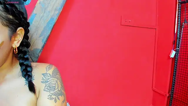 Foxy Assh  online show from April 2026 06:02:01 AM