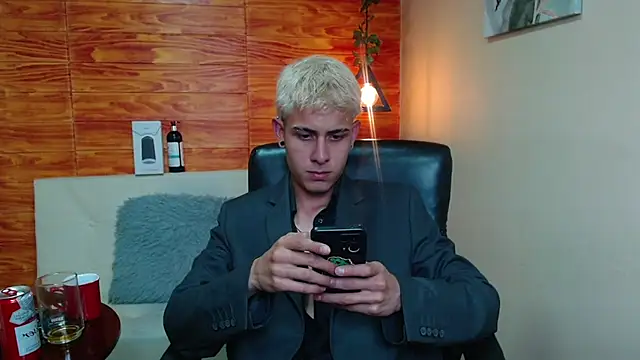 Bastiaan 28 online show from December 2024 03:05:02 AM