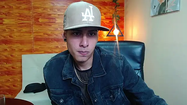 Bastiaan 28 online show from December 2024 02:52:01 AM