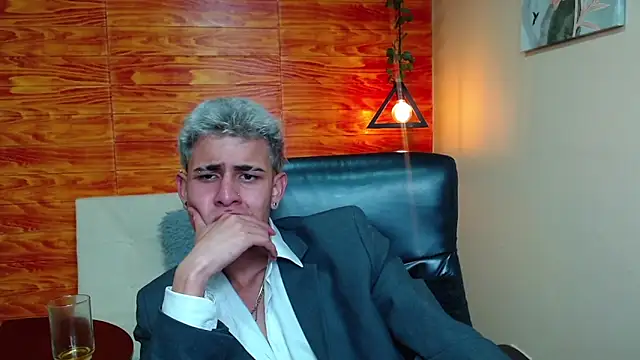 Bastiaan 28 online show from December 2024 09:04:01 AM