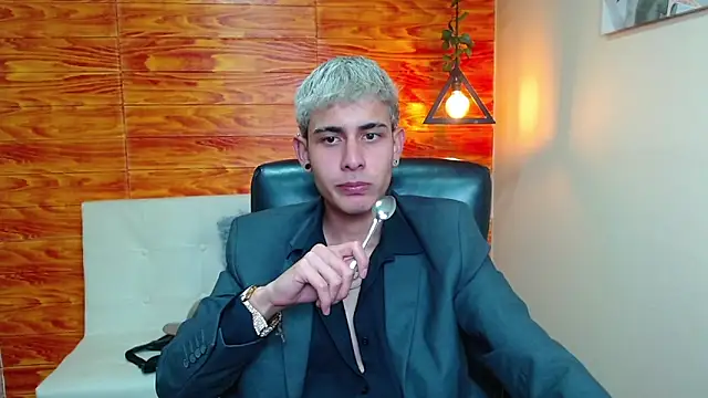 Bastiaan 28 online show from January 2025 05:20:01 PM