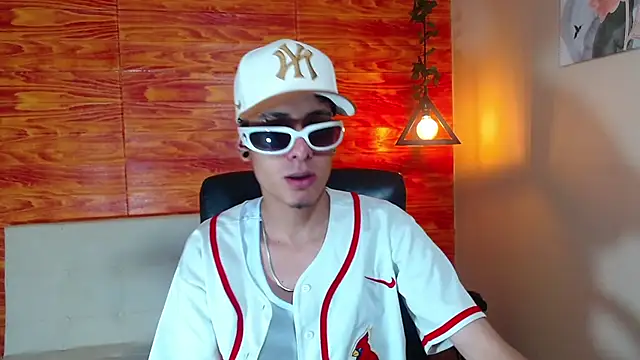 Bastiaan 28 online show from February 2025 02:40:01 AM