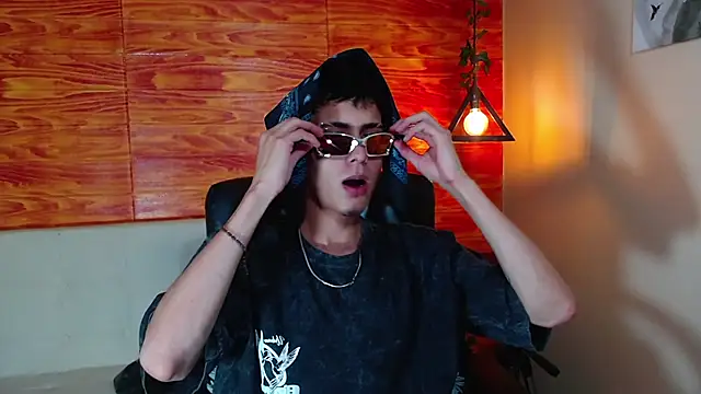 Bastiaan 28 online show from February 2025 03:56:01 AM