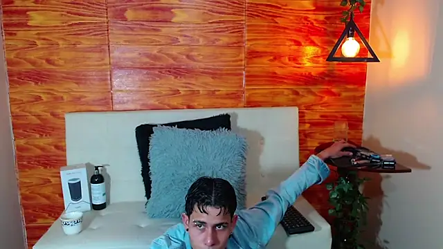 Bastiaan 28 online show from March 2025 08:40:02 AM