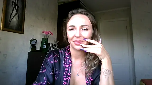 AngelinaLove28 online show from September 2025 06:46:02 AM