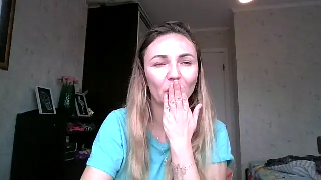 AngelinaLove28 online show from November 2025 07:18:02 AM