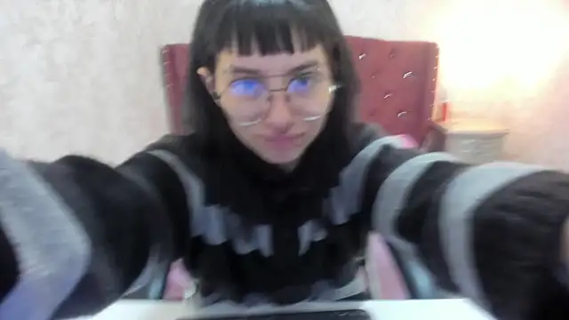 Snapshot of charlottemoonxz chatting on December 2024 01:20:02 PM charlottemoonxz online show from December 2024 01:20:02 PM