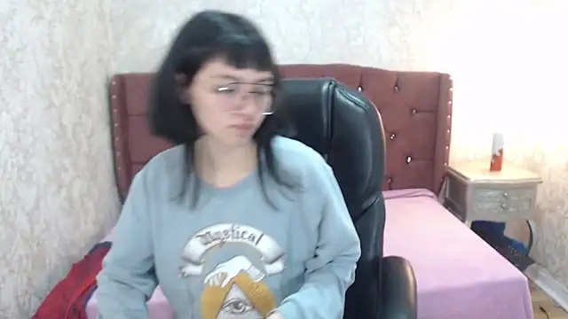 Snapshot of charlottemoonxz chatting on December 2024 01:22:01 PM charlottemoonxz online show from December 2024 01:22:01 PM
