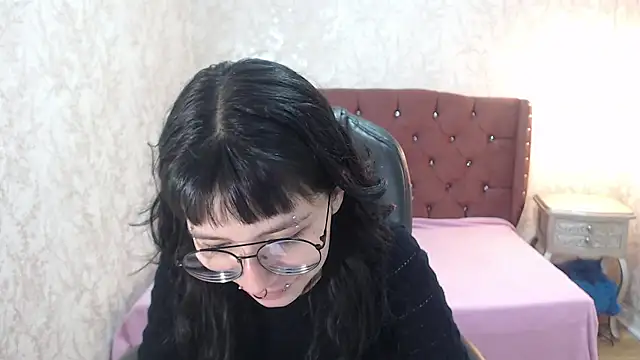 Snapshot of charlottemoonxz chatting on December 2024 01:25:02 PM charlottemoonxz online show from December 2024 01:25:02 PM