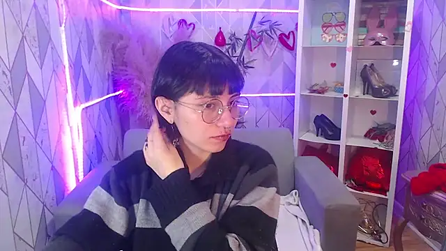 Snapshot of charlottemoonxz chatting on October 2025 08:00:02 PM charlottemoonxz online show from October 2025 08:00:02 PM