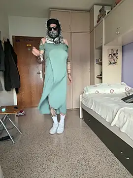 Kamaleonix online show from April 2026 06:09:01 PM