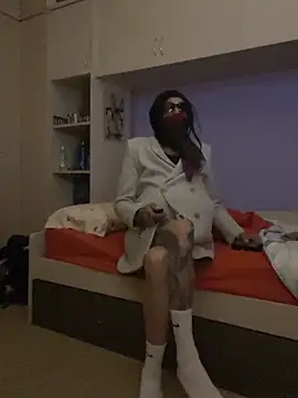 Kamaleonix online show from April 2026 09:39:01 PM