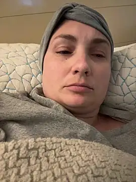 Snapshot of MilfyMrsRobinson chatting on May 2026 12:41:02 AM MilfyMrsRobinson online show from May 2026 12:41:02 AM