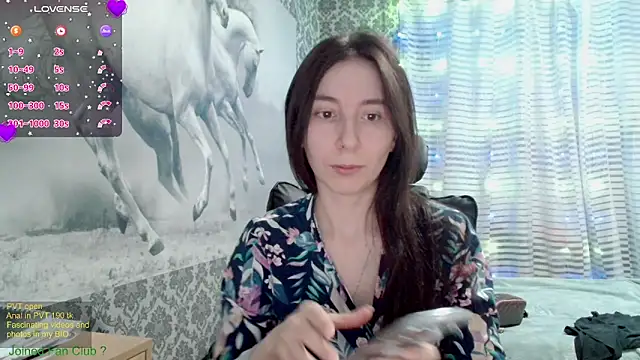 Snapshot of Wowpornoo chatting on February 2025 01:11:02 PM Wowpornoo online show from February 2025 01:11:02 PM