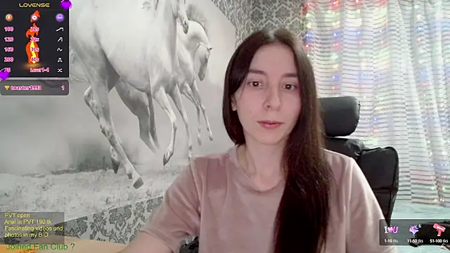 Snapshot of Wowpornoo chatting on February 2025 02:23:02 PM Wowpornoo online show from February 2025 02:23:02 PM