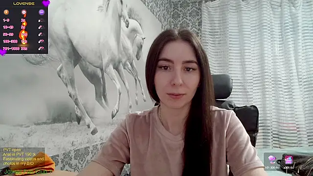 Snapshot of Wowpornoo chatting on February 2025 02:19:02 PM Wowpornoo online show from February 2025 02:19:02 PM