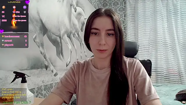 Snapshot of Wowpornoo chatting on February 2025 03:18:02 PM Wowpornoo online show from February 2025 03:18:02 PM