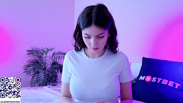 Snapshot of pusichka chatting on December 2024 01:06:02 PM pusichka online show from December 2024 01:06:02 PM